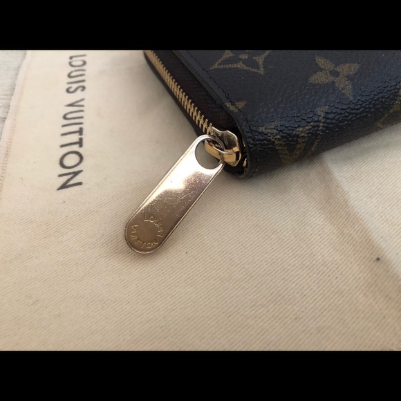 Louis Vuitton Zippy Wallet - Picture 7 of 7